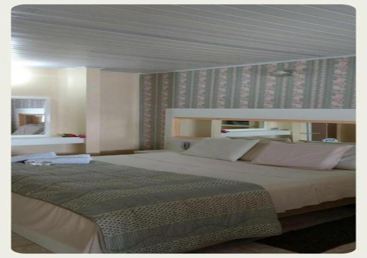 Hotel La Campana à São Gabriel Extérieur photo